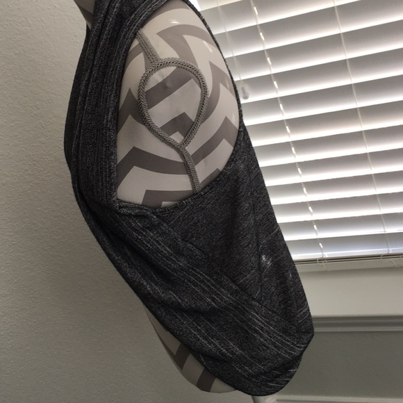 Wet seal size small sweater vest - Picture 2 of 4